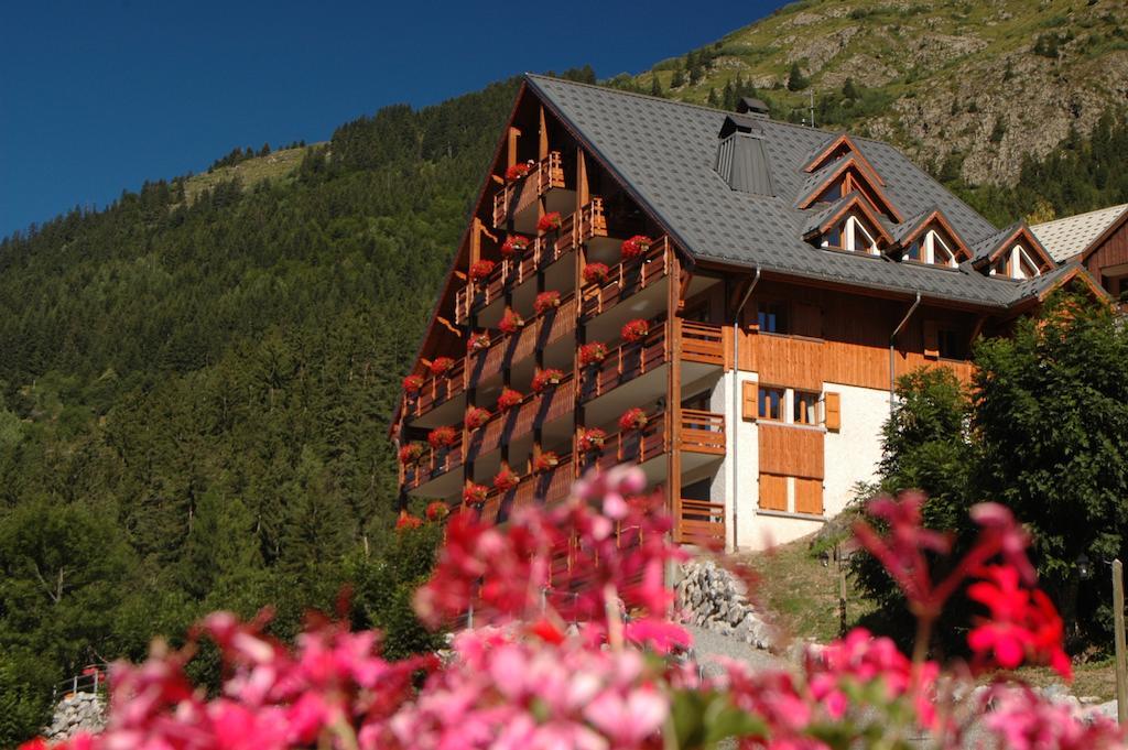 Chalet La Perle De L'Oisans - Appartements D'Exception Вожани Екстериор снимка